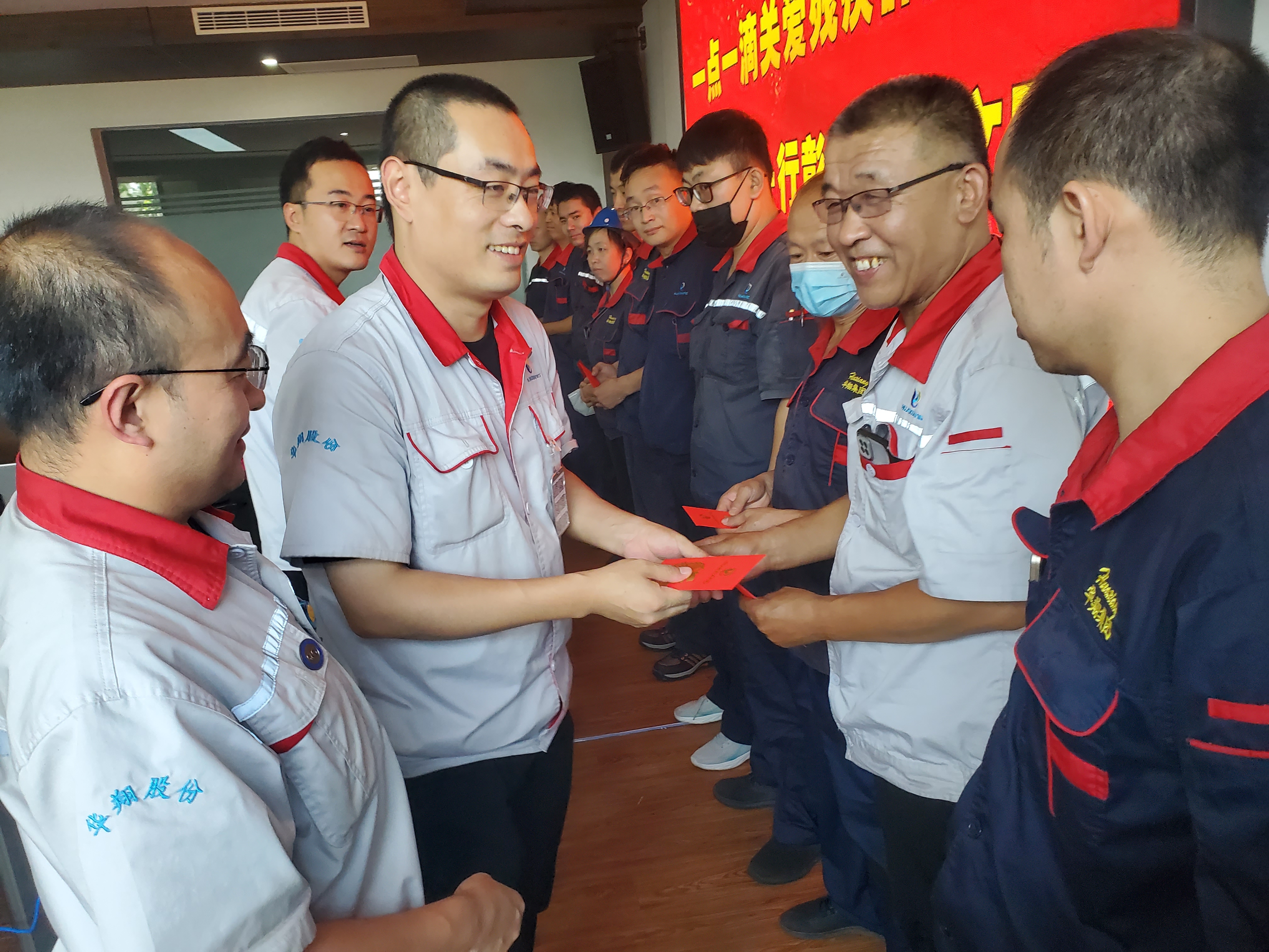“扶殘助殘有你有我”，華翔很暖心！